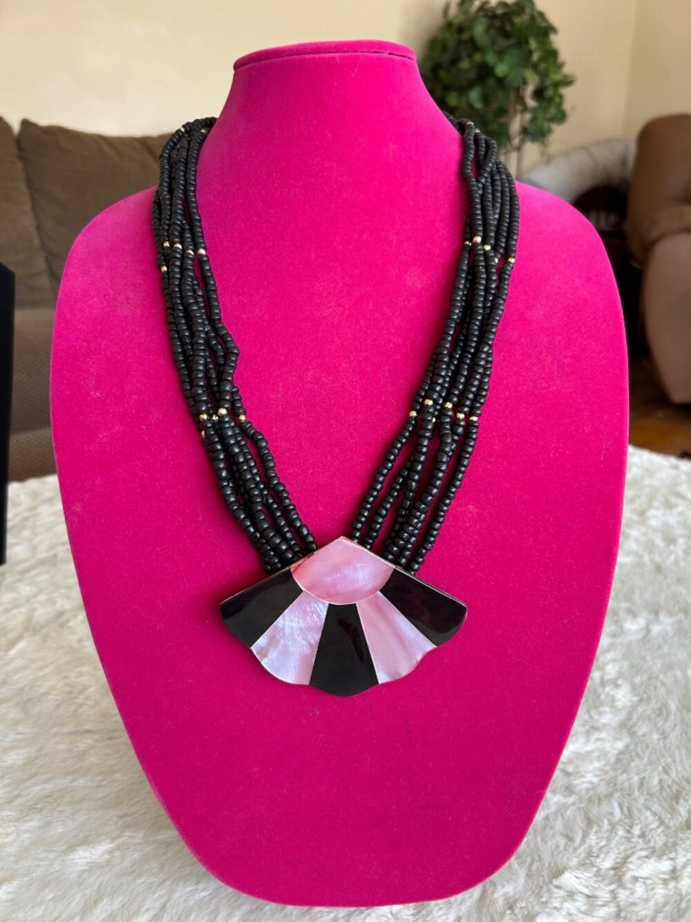VTG 80's Beaded Necklace Pink & Black Abalone Shell Fan Pendant‎ Statement Piece